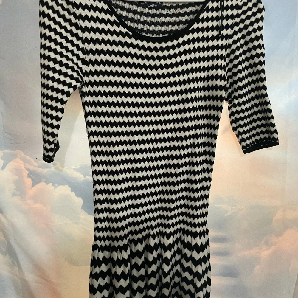 Dress - Picture 1 of 1